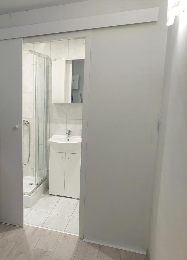 Kawalerka W Kudowie Zdroj Apartman Kudowa-Zdrój Kültér fotó